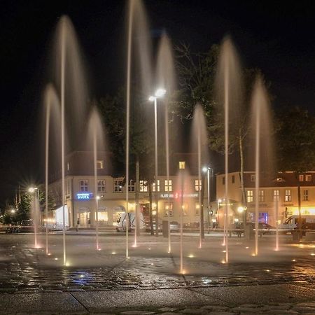 Pension Markt Нойштреліц Екстер'єр фото